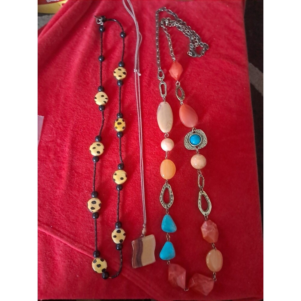 3 Beautiful Retro Necklaces